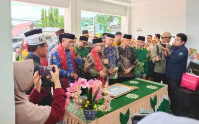 Mendikdasmen Abdul Mu’ti Resmikan Gedung Pusat Ekonomi Pesantren Al Kautsar