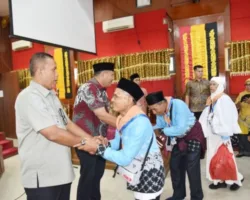 133 JCH Kota Pariaman yang Tergabung Kloter Tujuh Menuju Embarkasi Padang