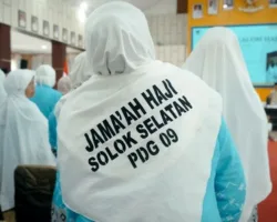 Lepas 42 Jemaah Haji Solok Selatan, Bupati Khairunas Titip Doa untuk Kemajuan Daerah