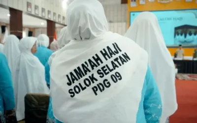 Lepas 42 Jemaah Haji Solok Selatan, Bupati Khairunas Titip Doa untuk Kemajuan Daerah