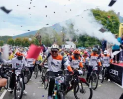 Ribuan Pesepeda Meriahkan Gowes Fun Adventure di Padang Panjang