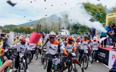 Ribuan Pesepeda Meriahkan Gowes Fun Adventure di Padang Panjang