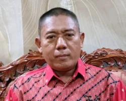 Kuebiko: Diam di Tengah Kebisingan