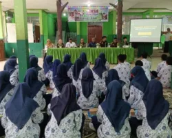 Jaksa Masuk Sekolah Hadir di SMPN 11 Padang, Perkuat Edukasi Hukum bagi Pelajar