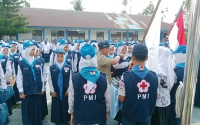 Ketua PMI Kota Padang Lantik 50 Orang Anggota PMR Tingkat Madya SMPN 18 Padang
