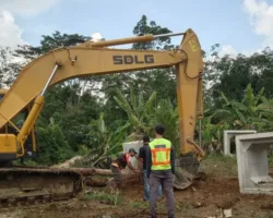Gerak Cepat Bupati Annisa, Jembatan Darurat Dibangun Atasi Jalan Amblas di Kurnia Selatan