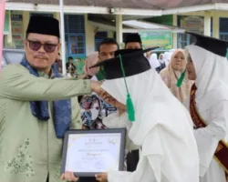 94 Siswa MTsN 5 Pasaman Barat Dilepas dan 36 Diwisuda Tahfiz