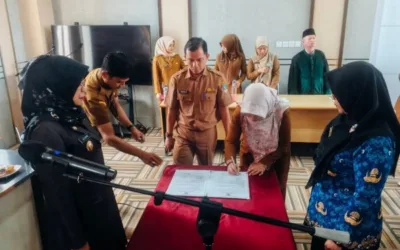 Wabup Leli Arni Lantik Pejabat Administrator, Pengawas dan Kepala UPT Puskesmas