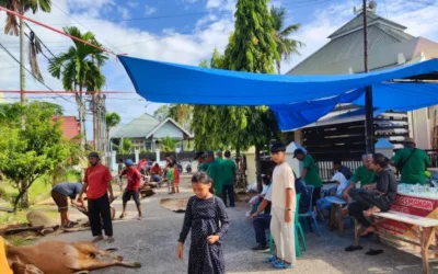 Semangat Gotong Royong Warnai Penyembelihan Hewan Kurban di Mushalla Nurul Yaqin Taruko II