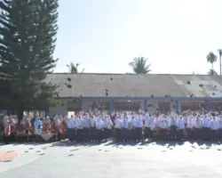 Air Mata dan Doa Iringi Pelepasan 342 Siswa Kelas IX SMPN 18 Padang Menuju Masa Depan