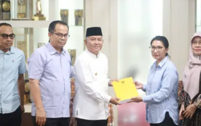 Wawako Suryadi Nurdal Terima Langsung Penyerahan NHP dari BPK Sumbar