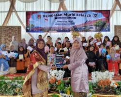 SMPN 2 Bukittinggi Teguhkan Jejak Literasi Lewat Karya Guru dan Siswa