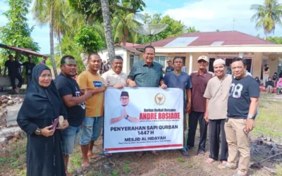 Instruksi Prabowo Terwujud, Sapi Kurban Andre Rosiade Diserahkan Syahrul Ridha untuk Jemaah Masjid Al Hidayah