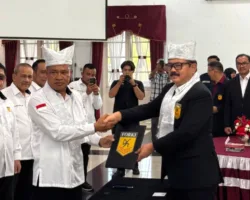 Hadi Tjahjanto Lantik Pengurus FORKI Sumbar 2025-2029, Target Kembalikan Kejayaan Karate Ranah Minang