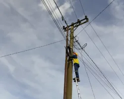 Tingkatkan Keandalan Layanan Telekomunikasi, PLN Icon Plus Lakukan Pemeliharaan Jaringan Fiber Optik di Kuantan Singingi Hilir