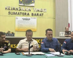 Kejati Tahan Mantan Bendahara UIN Imam Bonjol Padang, Diduga Gunakan Rp1,2 Miliar Gratifikasi Untuk Kepentingan Pribadi