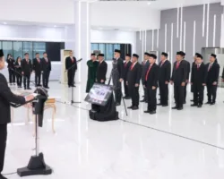 Menteri ATR/BPN Lantik 130 Pejabat, Tekankan Pelayanan Adil dan Cepat bagi Masyarakat