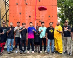 Wagub Sumbar Lepas Kontingen Panjat Tebing ke Kejurnas KU 2026, Targetkan Medali Emas