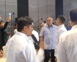 Galih Kartasasmita Lantik Pengprov PBPI Sumbar, Hamdanus Optimistis Padel Jadi Kekuatan Baru Olahraga Daerah