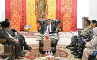 Bupati Benni Warlis Terima Kunjungan Aster Dankodaeral II Padang