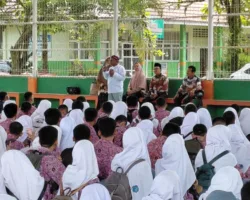 Di Hadapan Ratusan Siswa MAN 2 Padang, Delegasi IMLF ke-4 Chit Ko Ko Oo, Berikan Motivasi