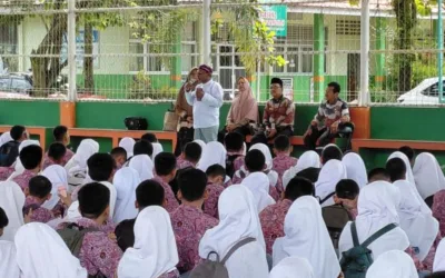 Di Hadapan Ratusan Siswa MAN 2 Padang, Delegasi IMLF ke-4 Chit Ko Ko Oo, Berikan Motivasi