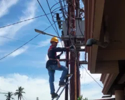 Jaga Performa Infrastruktur Telekomunikasi, PLN Icon Plus Lakukan Pemeliharaan Jaringan Fiber Optic di Kota Padang