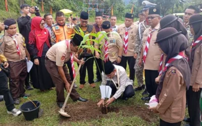 Wawako Maigus Nasir Buka Kemah Bhakti Ekologi MAN I Padang