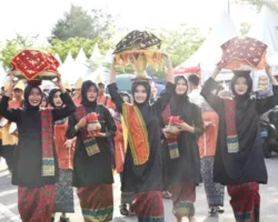 Lestarikan Budaya Lokal, Pemko Pariaman Gelar Festival Maantaan Sambareh