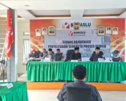 Terus Perkuat Kapasitas Pengawas, Bawaslu Pesisir Selatan Adakan Sidang Pembuktian Sengketa Pemilu