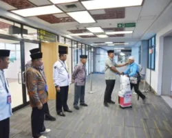 Wawako Mulyadi Sambut Kepulangan 133 Jemaah Haji Kota Pariaman