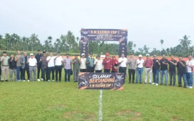 Bupati Benni Warlis Resmikan Lapangan Sepakbola HM Kasmir dan Buka Turnamen HM Kasmir Cup I