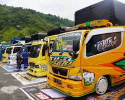 Ratusan Modifikator Truk dan Bus Adu Kreativitas di Padang Panjang AutoShow 2026
