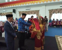 SD El Maarif Pasbar Wisuda 30 Tahfidz dan Lepas Siswa Kelas VI, Cetak Generasi Qurani Berprestasi