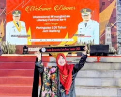 Dilla, Guru SMPN 2 Bukittinggi Raih Anugerah Penulis Berprestasi di IMLF-4