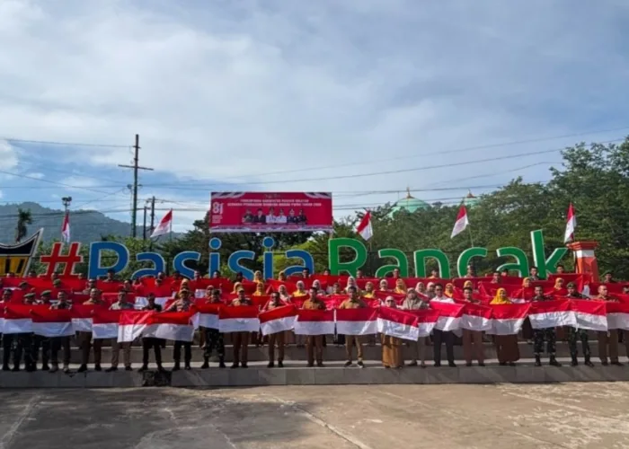 Kantah Pessel Dukung Gerakan Pembagian Bendera Merah Putih