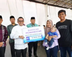 Bupati Tanah Datar Salurkan Bansos Rp245,3 Juta untuk 47 Pasien Rumah Sakit