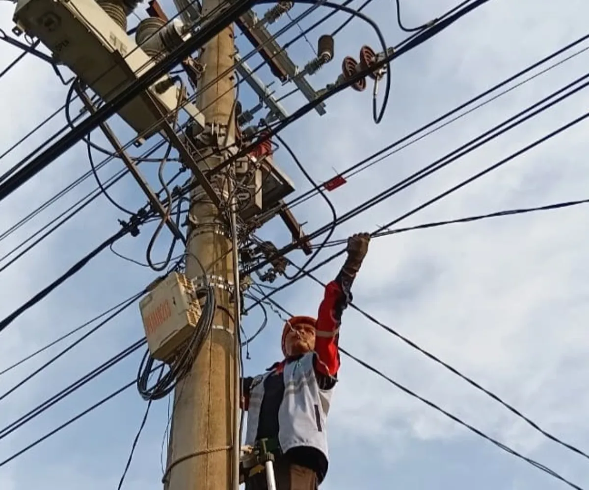Jaga Stabilitas Layanan Internet, PLN Icon Plus Lakukan Pemeliharaan Jalur Fiber Optik di Dharmasraya