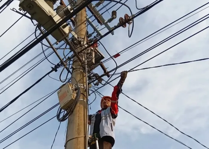 Jaga Stabilitas Layanan Internet, PLN Icon Plus Lakukan Pemeliharaan Jalur Fiber Optik di Dharmasraya