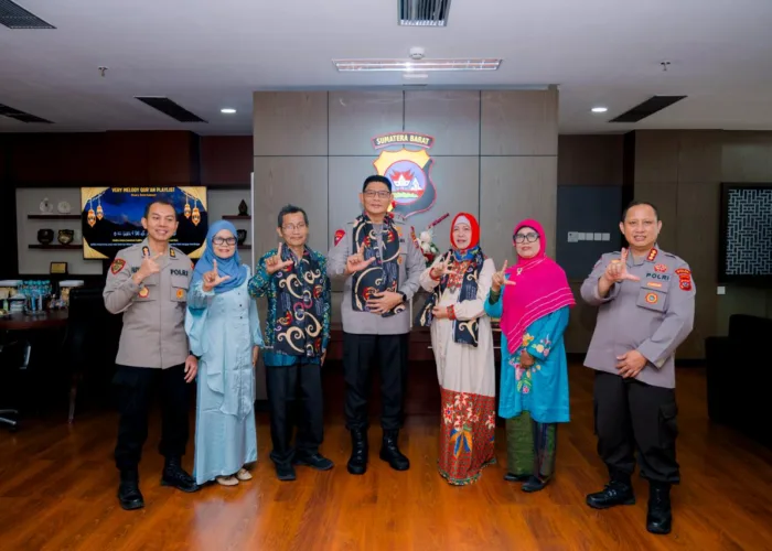 Pengurus SatuPena dan IMLF Audiensi dengan Kapolda Sumbar, Bahas Sinergi Literasi Budaya untuk Kamtibmas