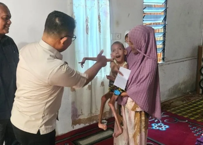 Al Amin Kunjungi Bocah Azil, Anak Berkebutuhan Khusus di Padang Besi, Bawa Bantuan dan Harapan