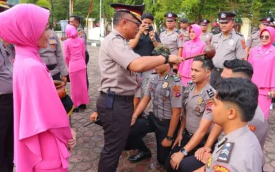 40 Orang Personil Polres Pessel Mendapatkan Kenaikan Pangkat Setingkat Lebih Tinggi