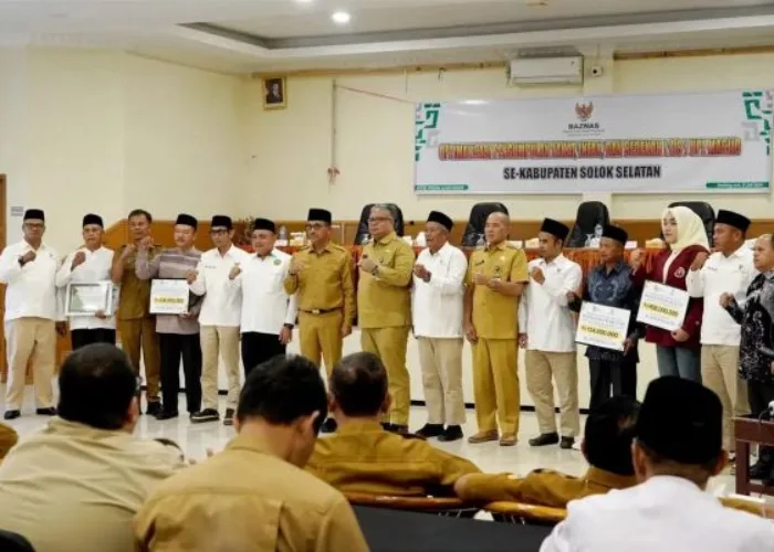 Bupati Khairunas Dorong Masjid Jadi Motor Penguatan Gerakan Zakat di Solok Selatan