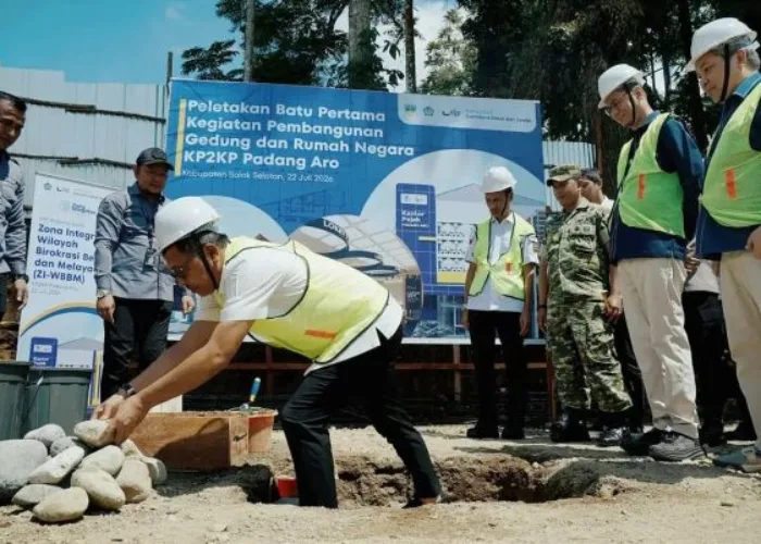 Pajak Jadi Kunci Pembangunan, Bupati Khairunas Apresiasi Pembangunan Gedung KP2KP Padang Aro