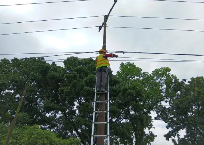 Jaga Keandalan Layanan Internet, PLN Icon Plus Lakukan Penertiban Jalur Kabel Fiber Optik di Kota Pekanbaru