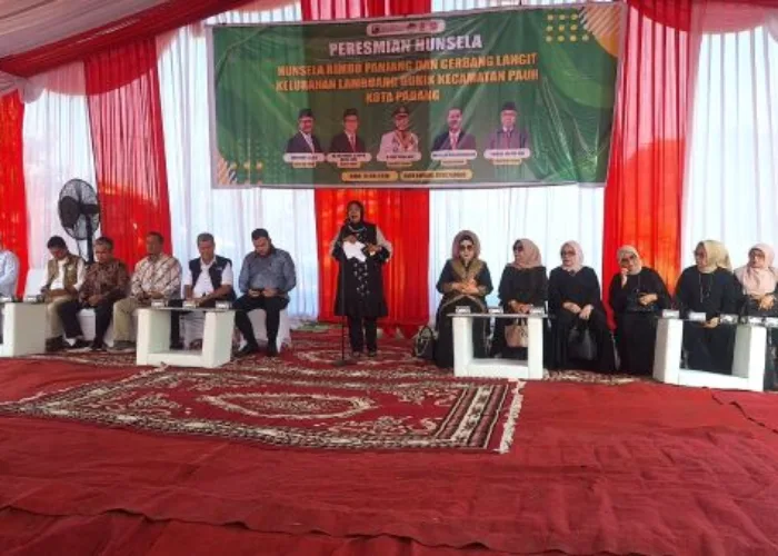 18 Penyintas Banjir Bandang Batu Busuk Kembali Tersenyum Terima Bantuan Hunsela dari 18 Donatur