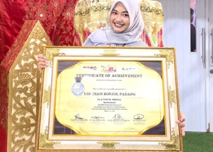 Bersaing dengan 8 Negara dan 35 Perguruan Tinggi, Mahasiswa UIN Imam Bonjol Ukir Prestasi Emas di Festival Internasional