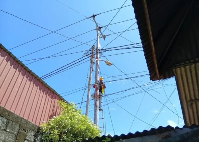 Tingkatkan Keandalan Infrastruktur Telekomunikasi, PLN Icon Plus Lakukan Pemeliharaan Jaringan Fiber Optik di Kota Padang