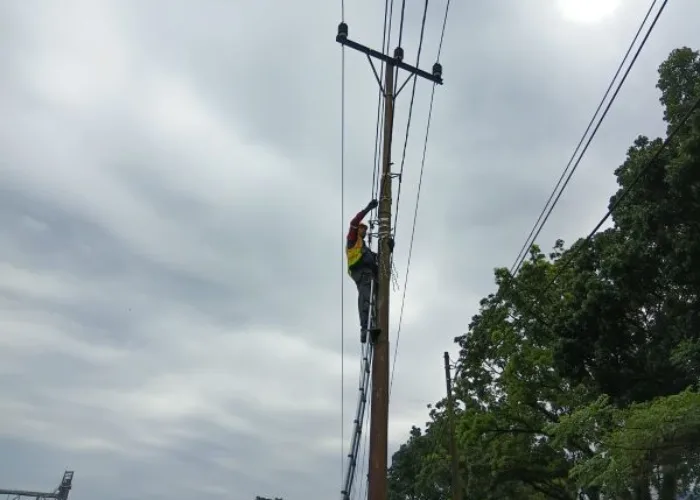 Jaga Keandalan Konektivitas Digital, PLN Icon Plus Lakukan Pemeliharaan Jaringan Fiber Optik di Lubuk Minturun