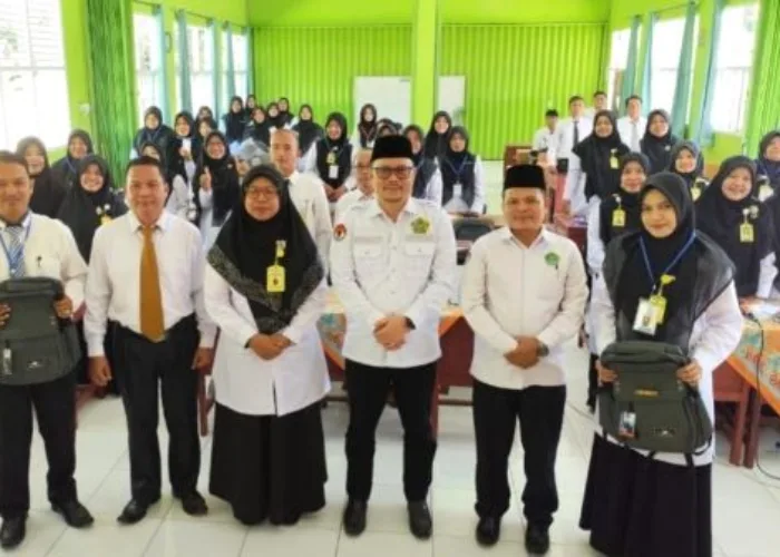 GTK MAN 5 Pasaman Barat Ikuti Workshop Implementasi KBC dan Pemanfaatan Digital